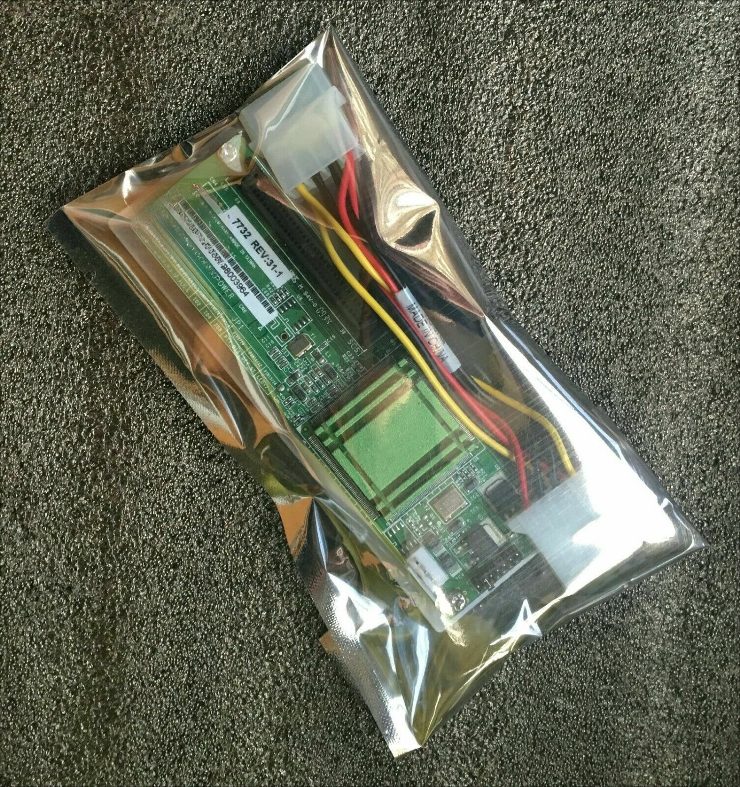 ACARD AEC-7732 Ultra SCSI转SATA桥接适配器适用于SATA ODD-