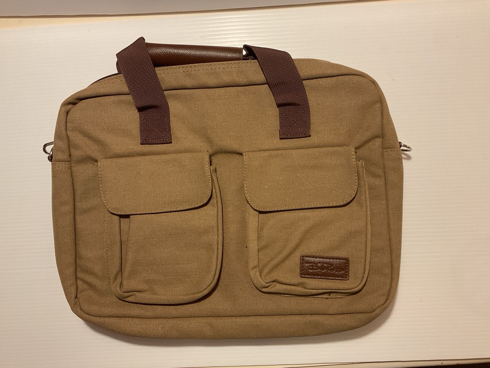 Bella Russo Khaki Canvas Laptop Computer Adjustable Shoulder Messenger Bag NWOT