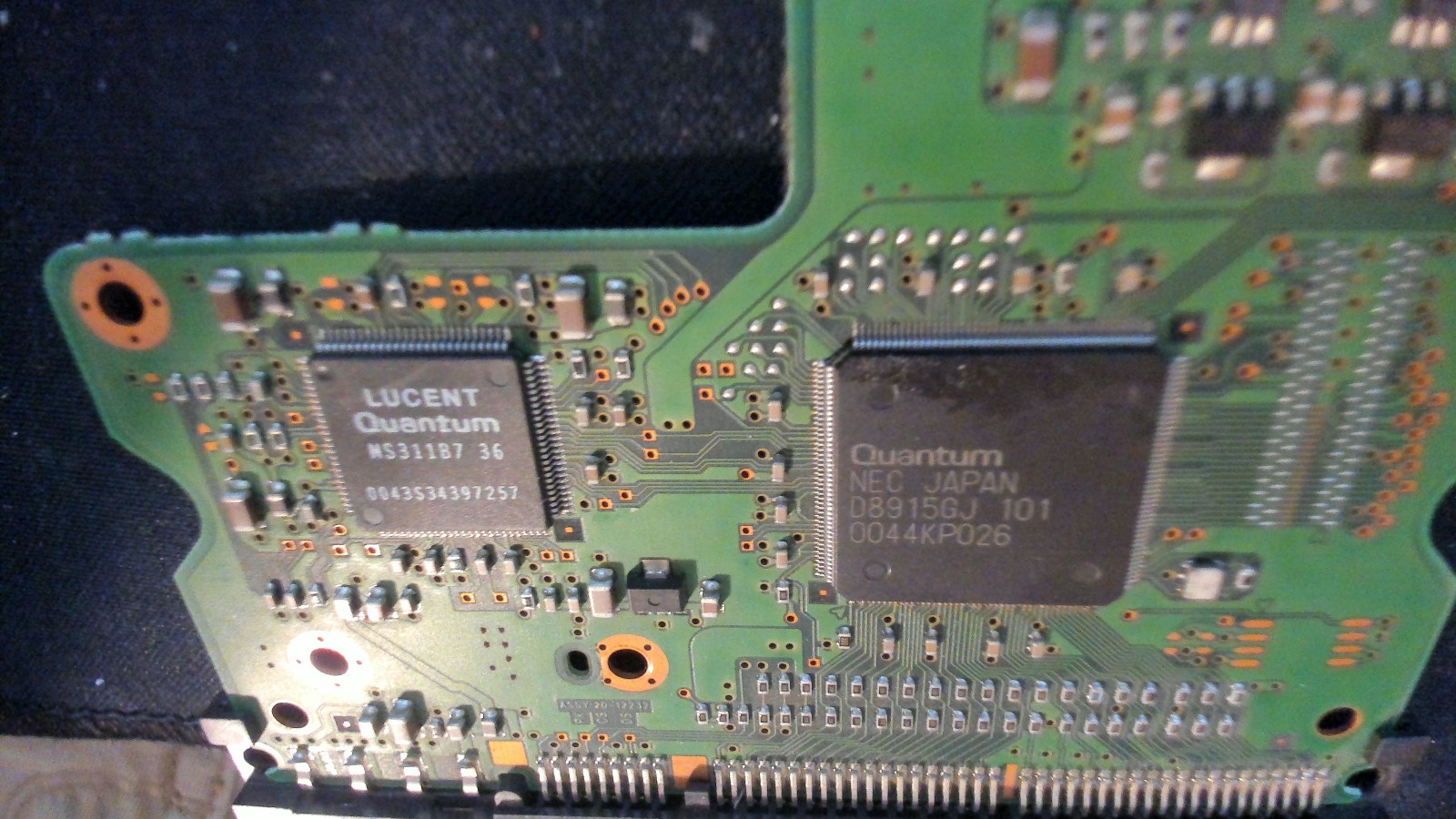 Quantum 20.4GB AT Fireball lct 20 3.5 inch HDD Control Board PCB