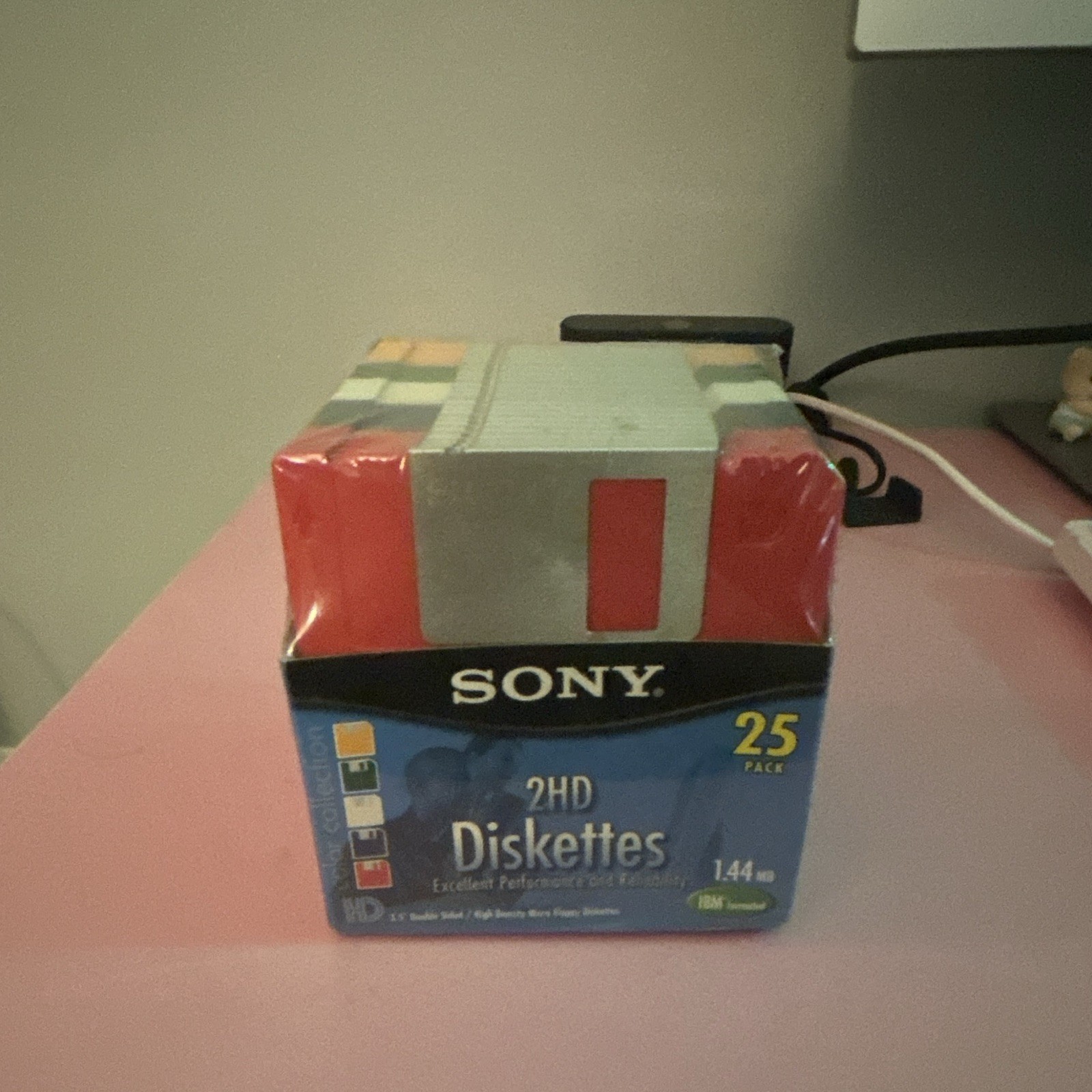 Sony 3.5" 2HD Diskettes 1.44MB 25-Pack Anti-Static Dust-Resistant