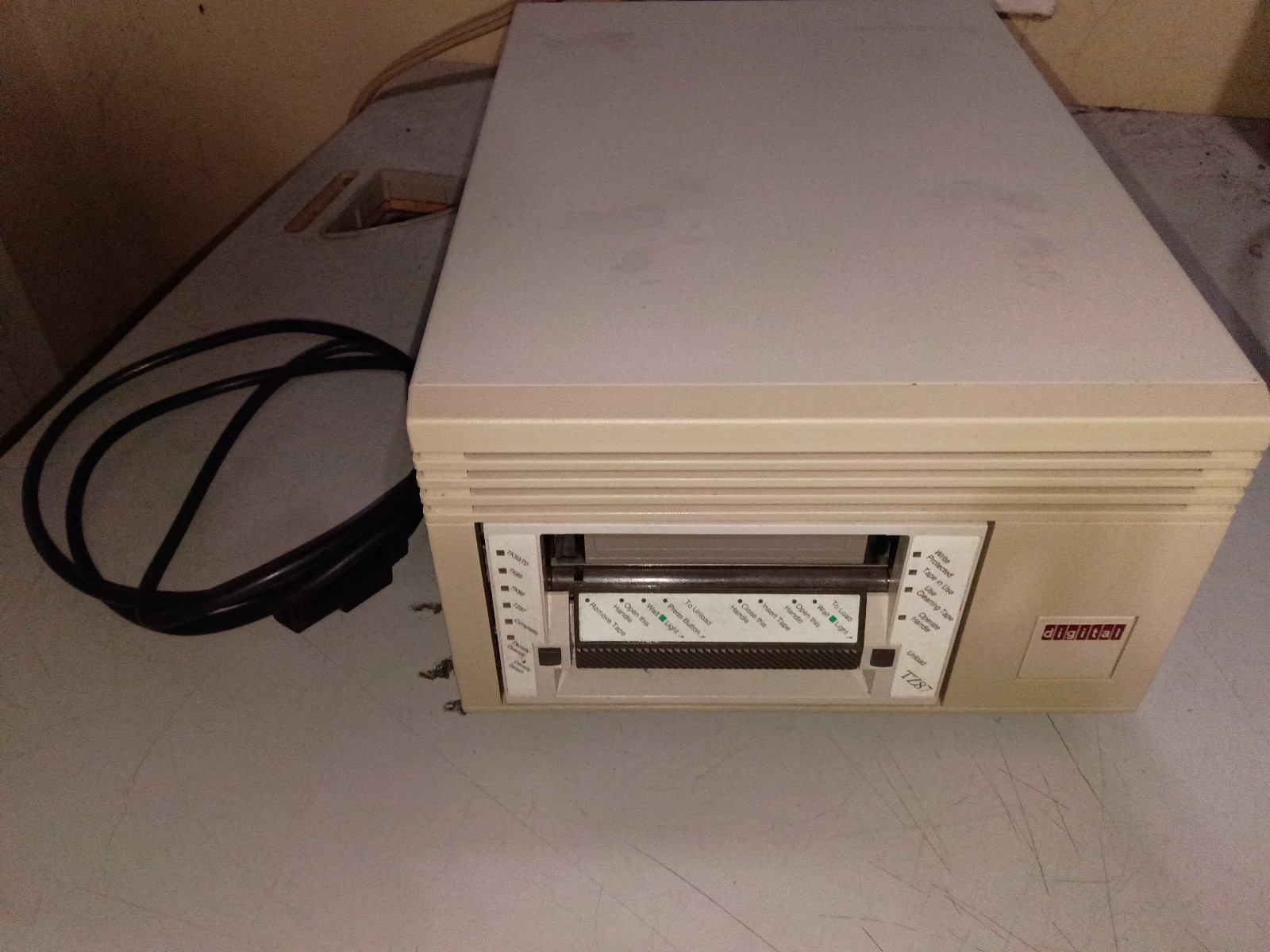 vintage Digital 20/40GB DLT (Digital Linear Tape) external tape drive