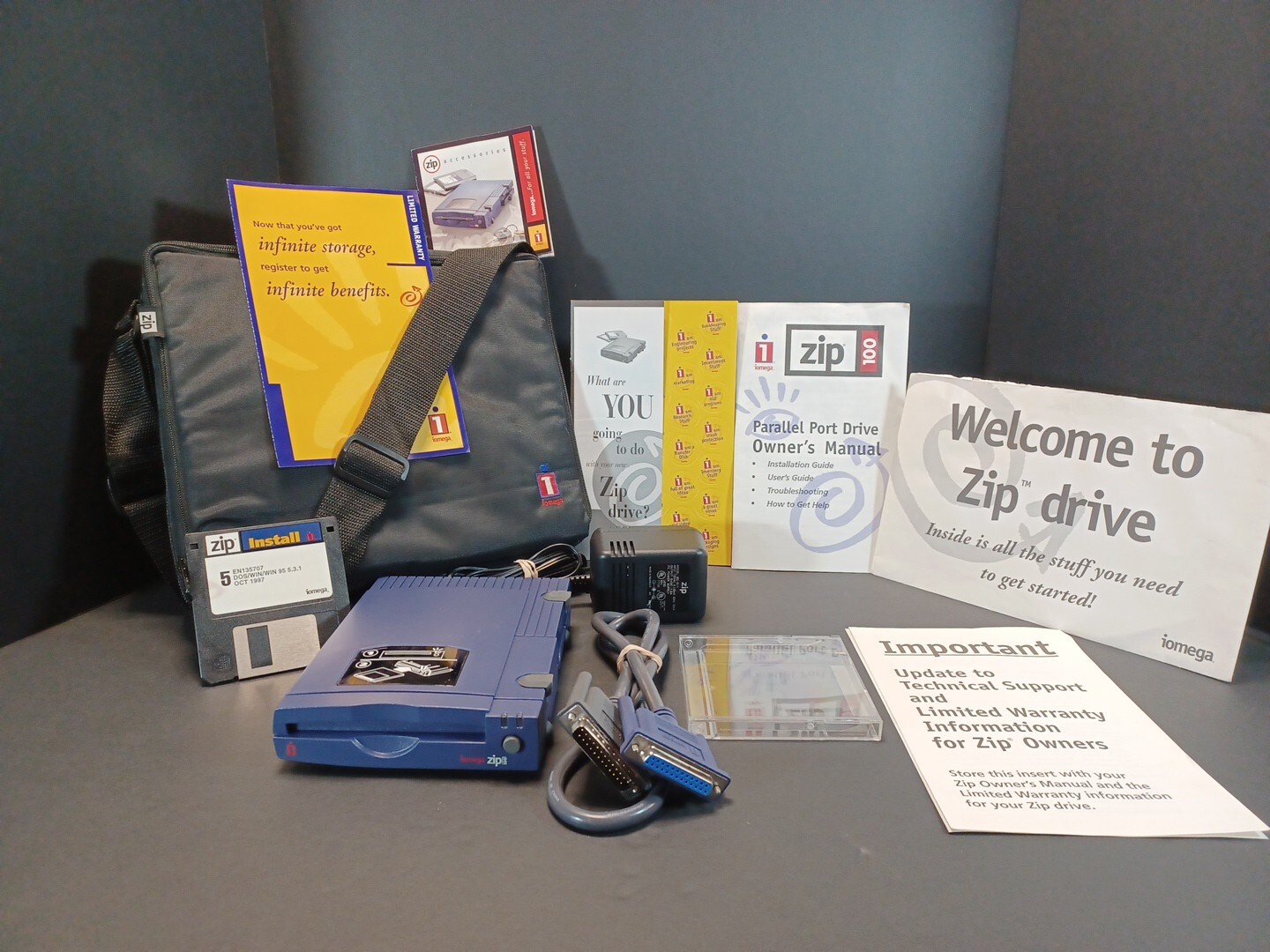 Iomega Z100P ZIP Drive W/Carry Case Manuals, Install Cable Parallel & Pwr Cable