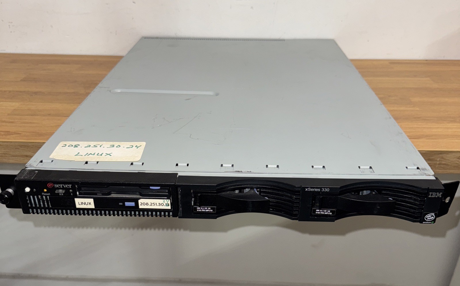 IBM xSeries 330  Rackmount Server (see Photos) W/Hard Drive