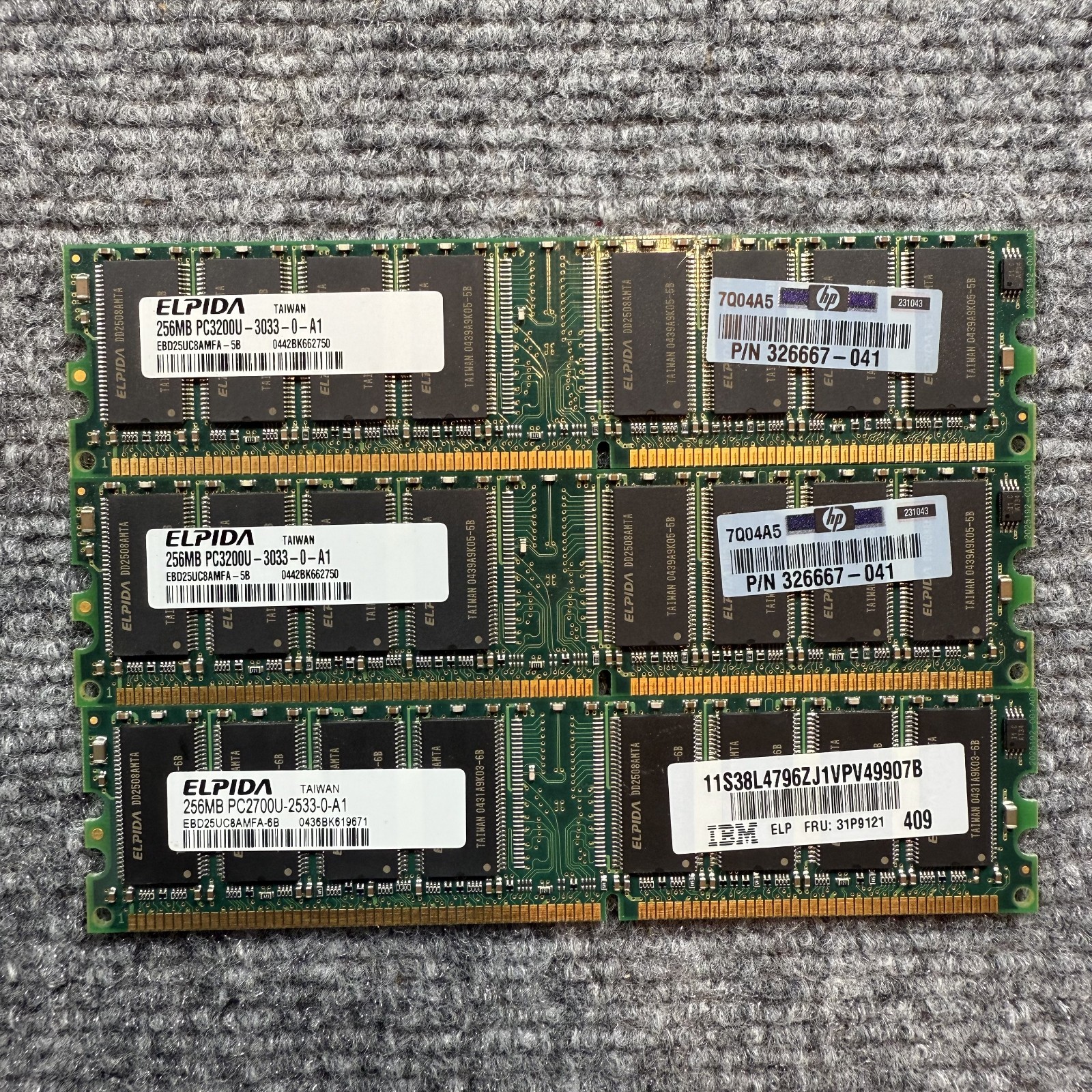 3x 256MB -  VINTAGE SD-RAM ELPIDA PC3200U 3033