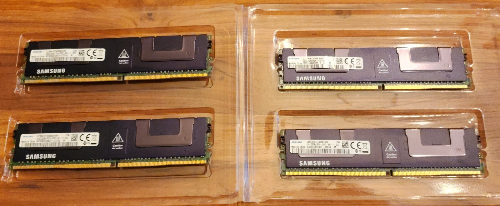 SAMSUNG 64GB DDR4 2400 2S2Rx4 PC4-19200 M393A8K40B21-CTC0Q 288pin RDIMM RAM