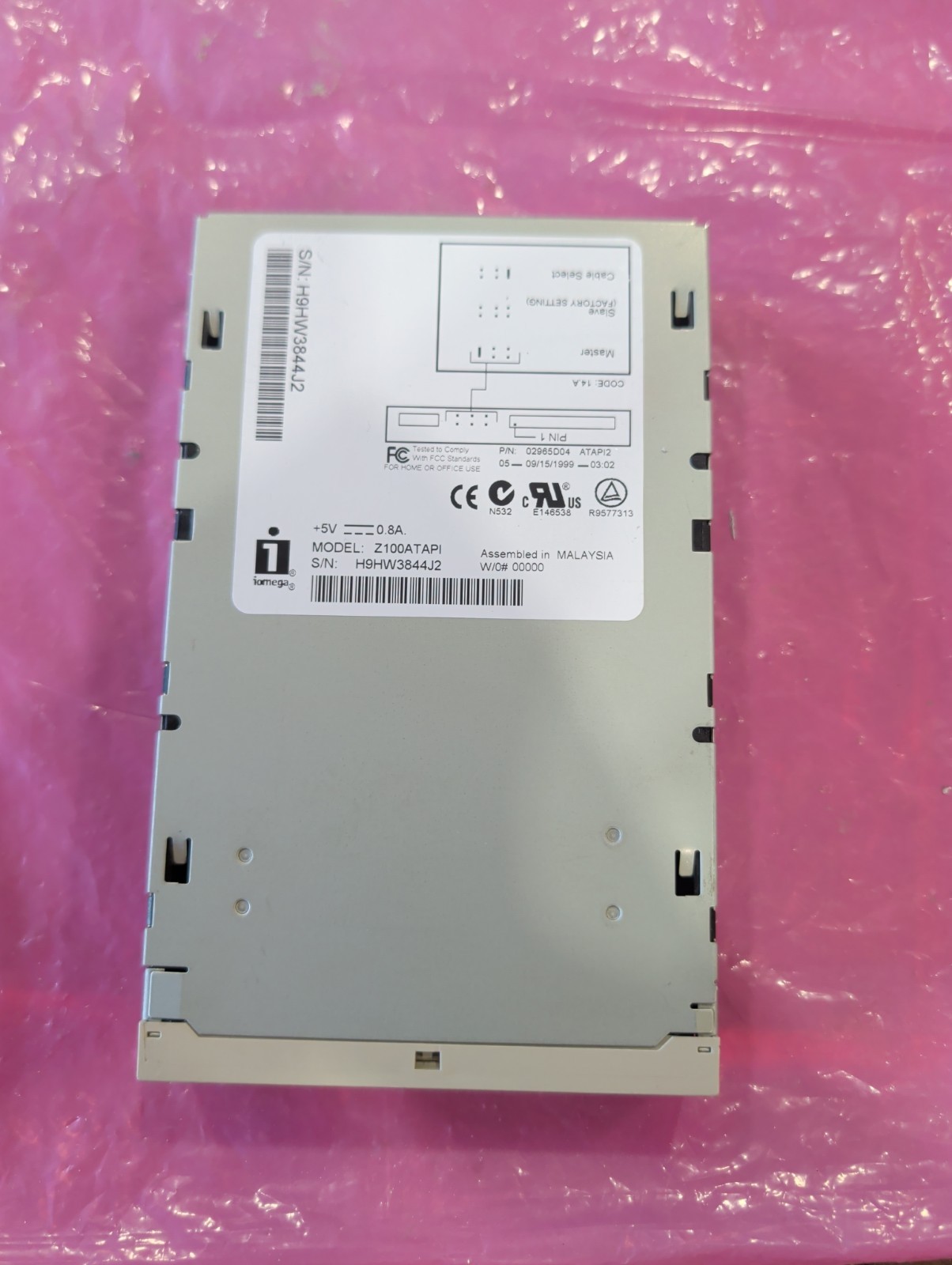 Vintage Iomega ZIP 100 Z100ATAPI 100MB Internal IDE ATAPI Drive Beige