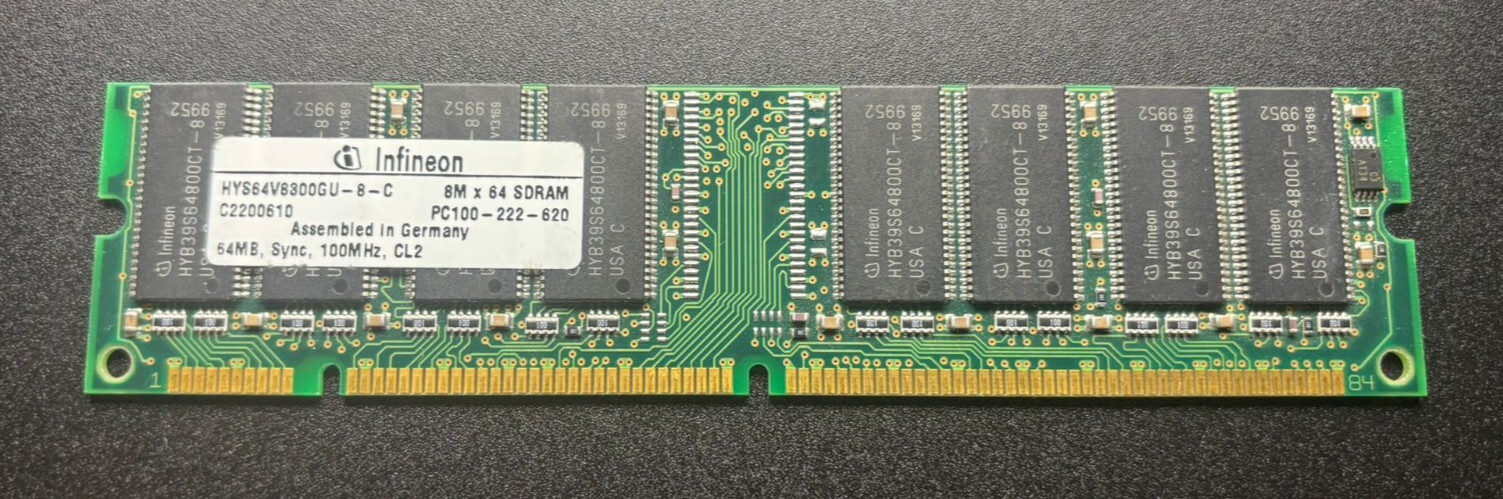 Infineon HYS64V8300GU-8-C 64MB SDRAM 100MHz  CL2 Non-ECC 168-Pin Tested