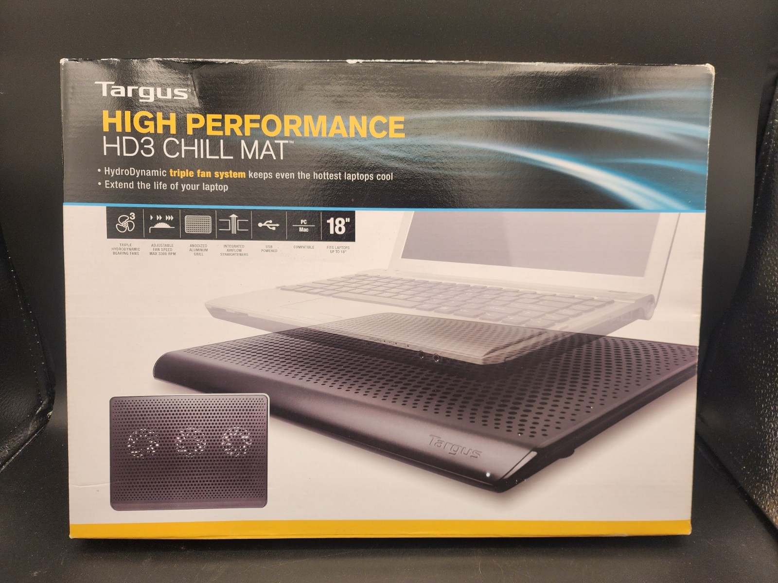 Targus Portable CHILL MAT HD3 Gaming with 3 Ultra-Quiet Fans and Integrated	