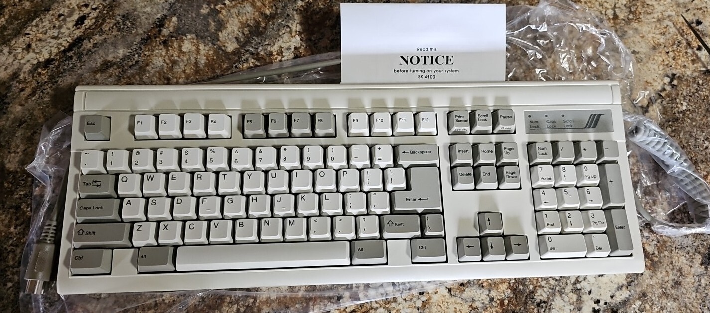LITEON SILITEK SK-4100R-1U 5 PIN DIN VINTAGE KEYBOARD -QWERTY LAYOUT - READ ALL