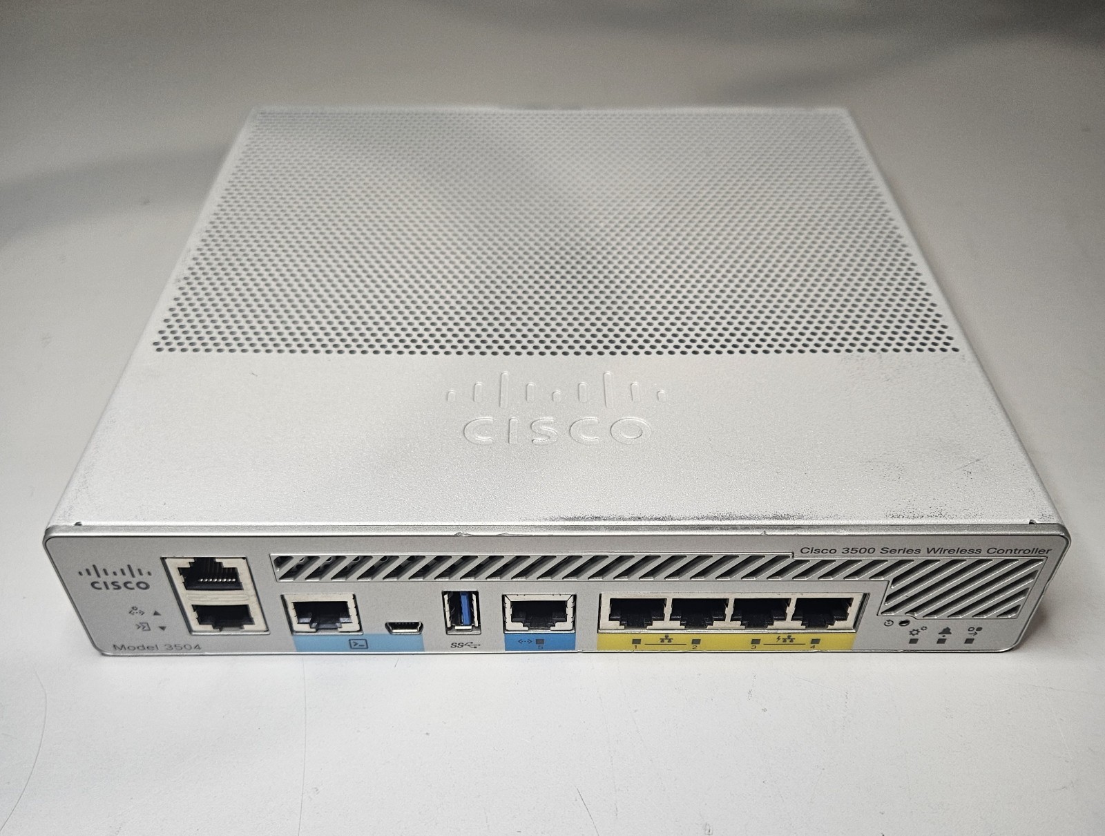 Cisco Aironet 3504 4-Port Gigabit Ethernet Wireless LAN Controller (0 APS)
