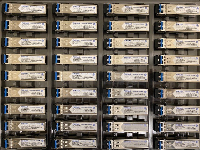 Finisar FTLF1318P3BTL 1.25 Gb/s SFP-LX 1310nm Duplex LC 10km SMF IND Temp
