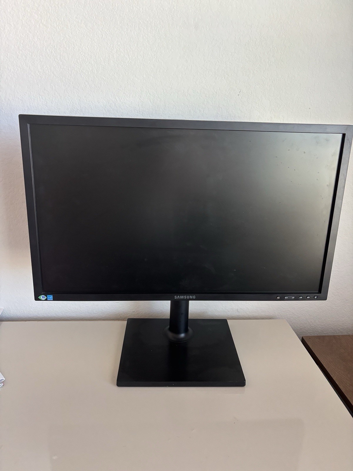 Samsung S24E450D LS24E45KDSG/GO 24" LCD Monitor 16:9 Black Display Screen