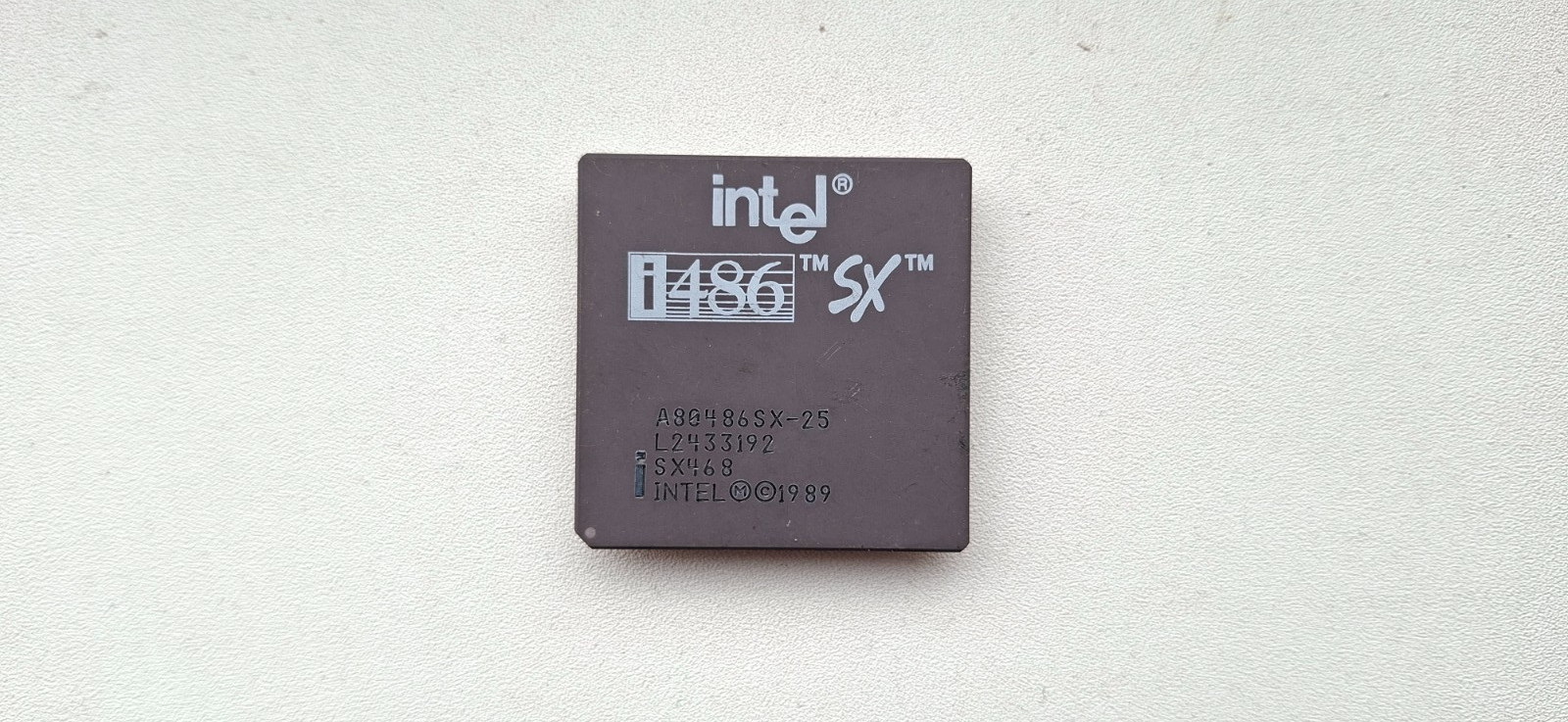 Intel A80486SX-25 SX468 486SX-25 rare spec vintage CPU GOLD