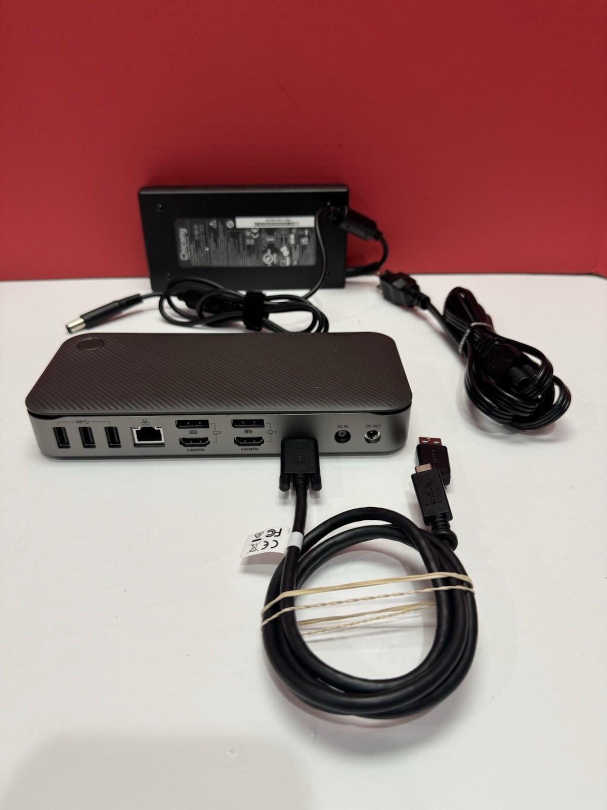 TARGUS DOCK720USB-C Hybrid/Universal 4K Quad Dock With 100W PD