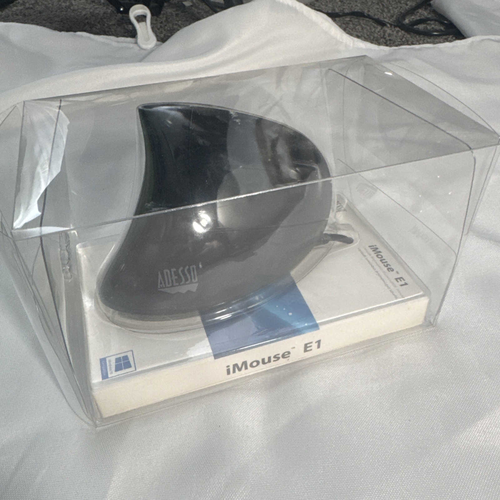 Adesso iMouse E1 Wired Optical Vertical Mouse New