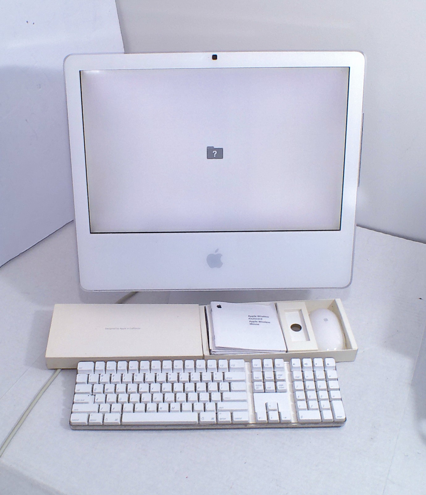 2006 20" Apple iMac A1174 Core 2 2.00GHz 1.5GB RAM Keyboard Mouse Manual