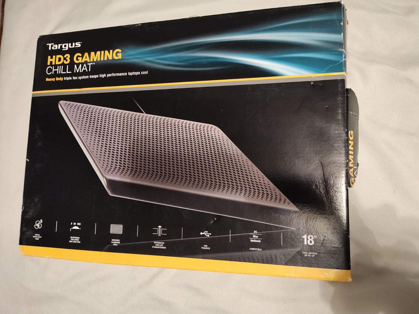 	Targus Portable Chill Mat HD3 Gaming with 3 Ultra-Quiet Fans and Integrated	