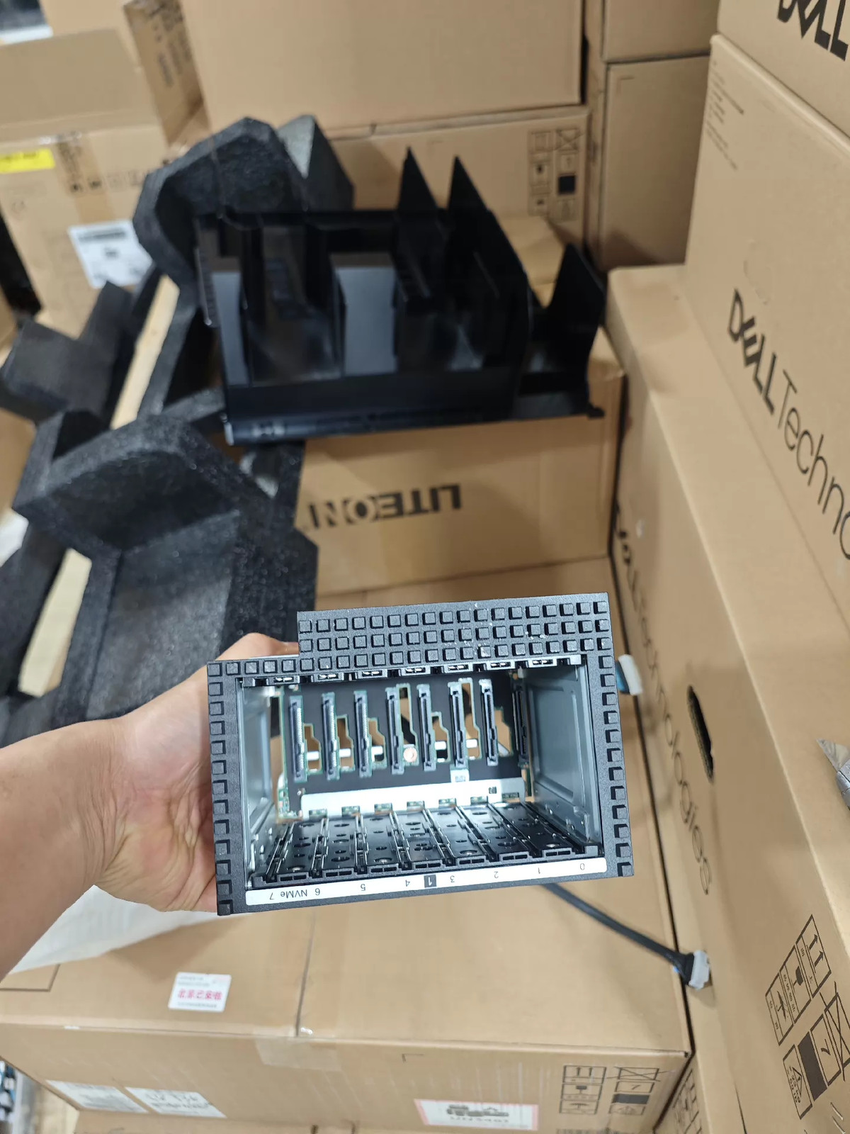 New Dell T550 T560 NVMe Passthrough Kit 2.5"x8 HDD Backplane Cage