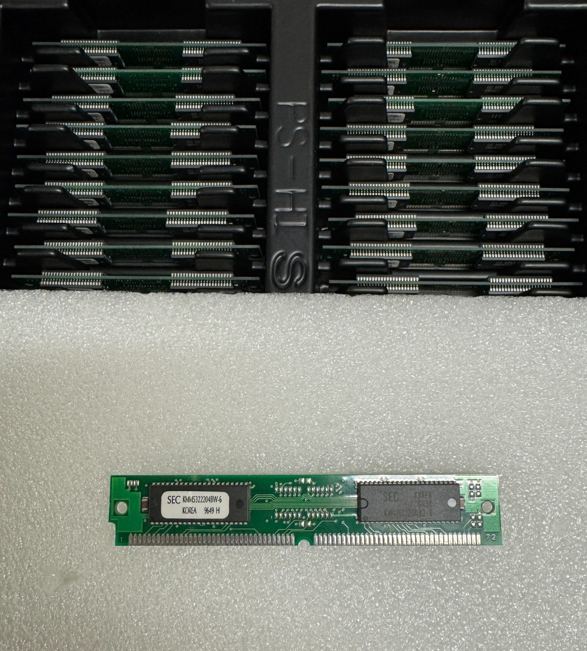 Samsung Vintage & New 8MB (2X32-60) EDO Non Parity 72pin SIMM KMM5322204BW-6