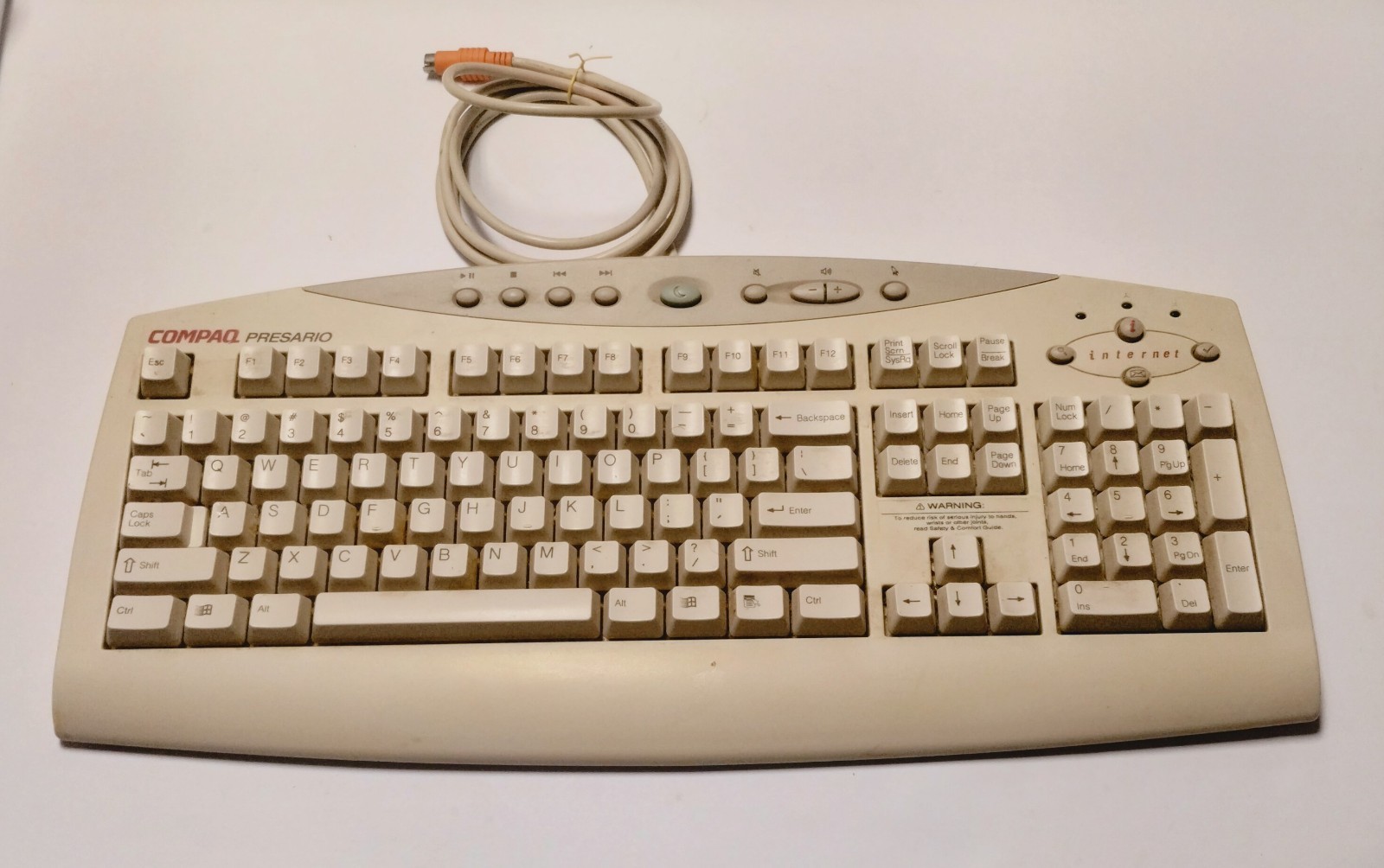 Vtg COMPAQ Presario Wired Multimedia Keyboard SK-2700 Beige PS/2 -