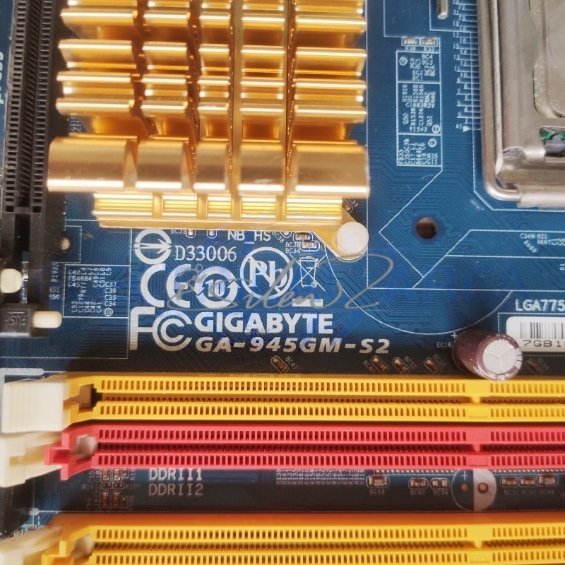 1PCS GIGABYTE GA-945GM-S2 motherboard Fast delivery
