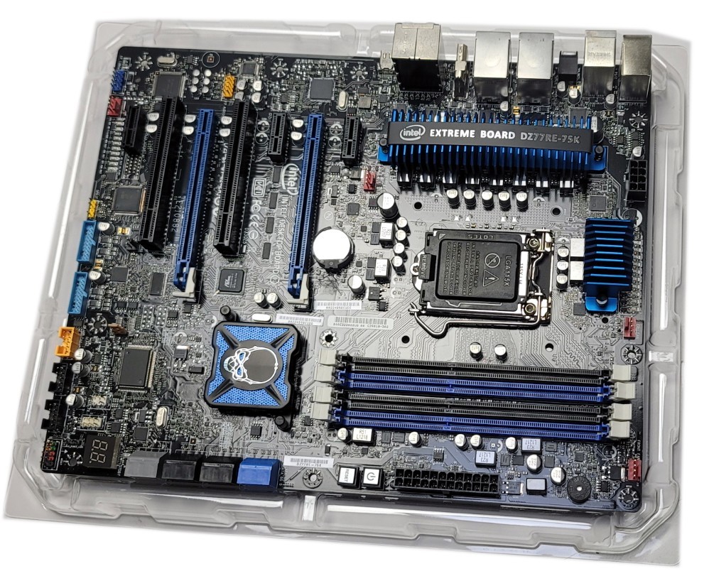 Intel EXTREME BROAD DZ77RE75K  board without boG2U