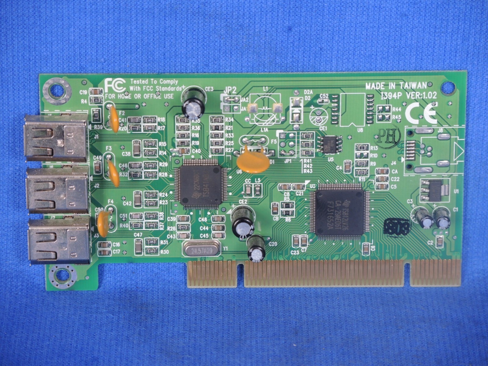 Adaptec 3-port Fire-Wire AFW-4300A LP UNIV HOST ADAPTER