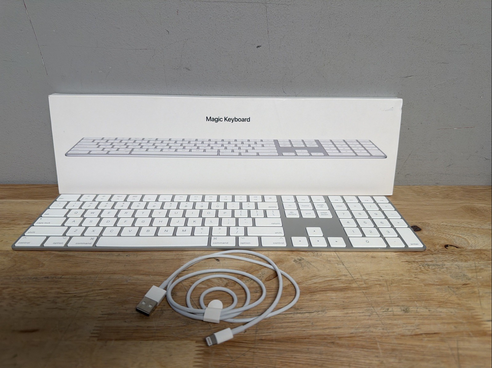 Apple Magic Keyboard with Numeric Keypad Lightning Model A1843 - Silver, Tested