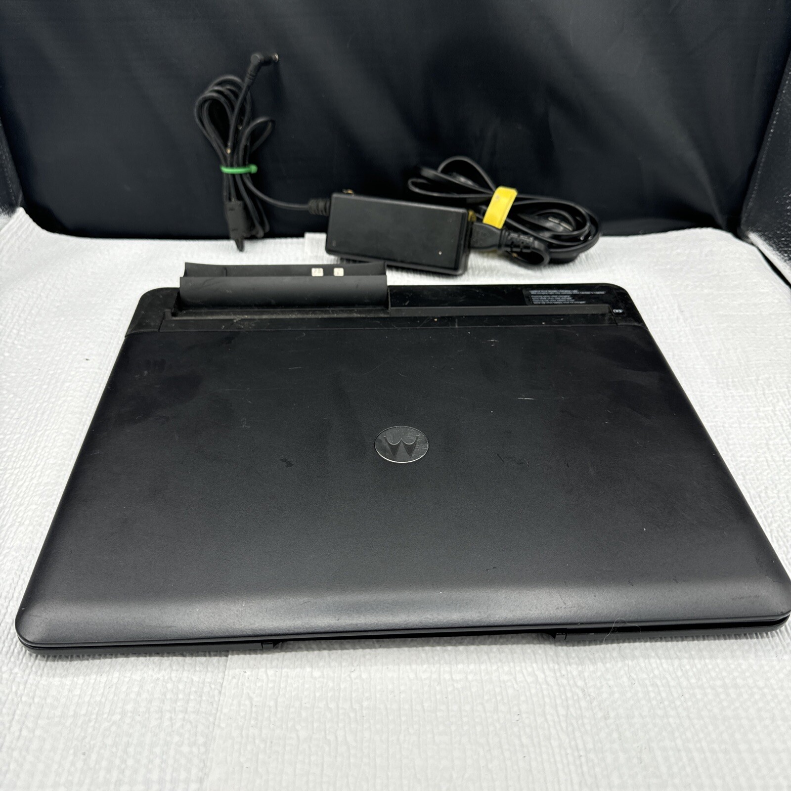 MOTOROLA SJYN0881A LAPDOCK for ATRIX 4G Mobile Phone (Not Included) FOR PARTS
