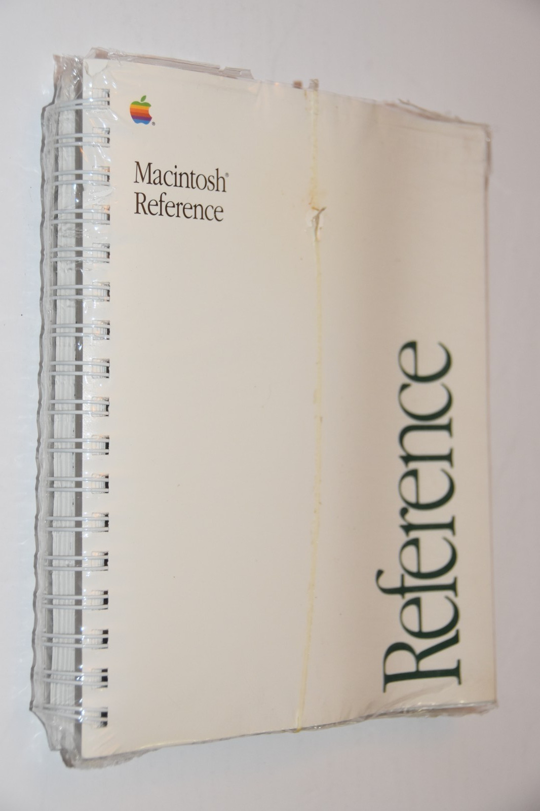 '90 Vintage Apple Macintosh Reference Book 030-4015-A mac user computing guide .