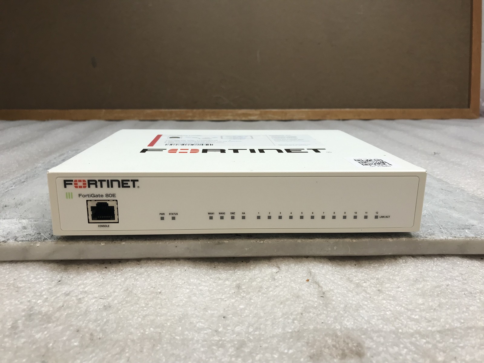 FORTINET FG-80E-POE FortiGate 80E Network Security/Firewall Appliance No Adapter