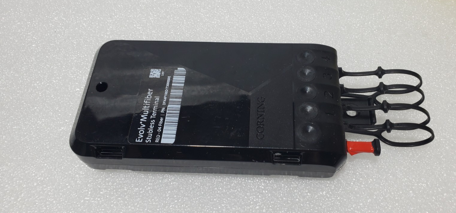 Corning DFA4F100D1T3000S0E Evolv Pushlok 4p, 4f, A4, Stubless Multifiber Red-04