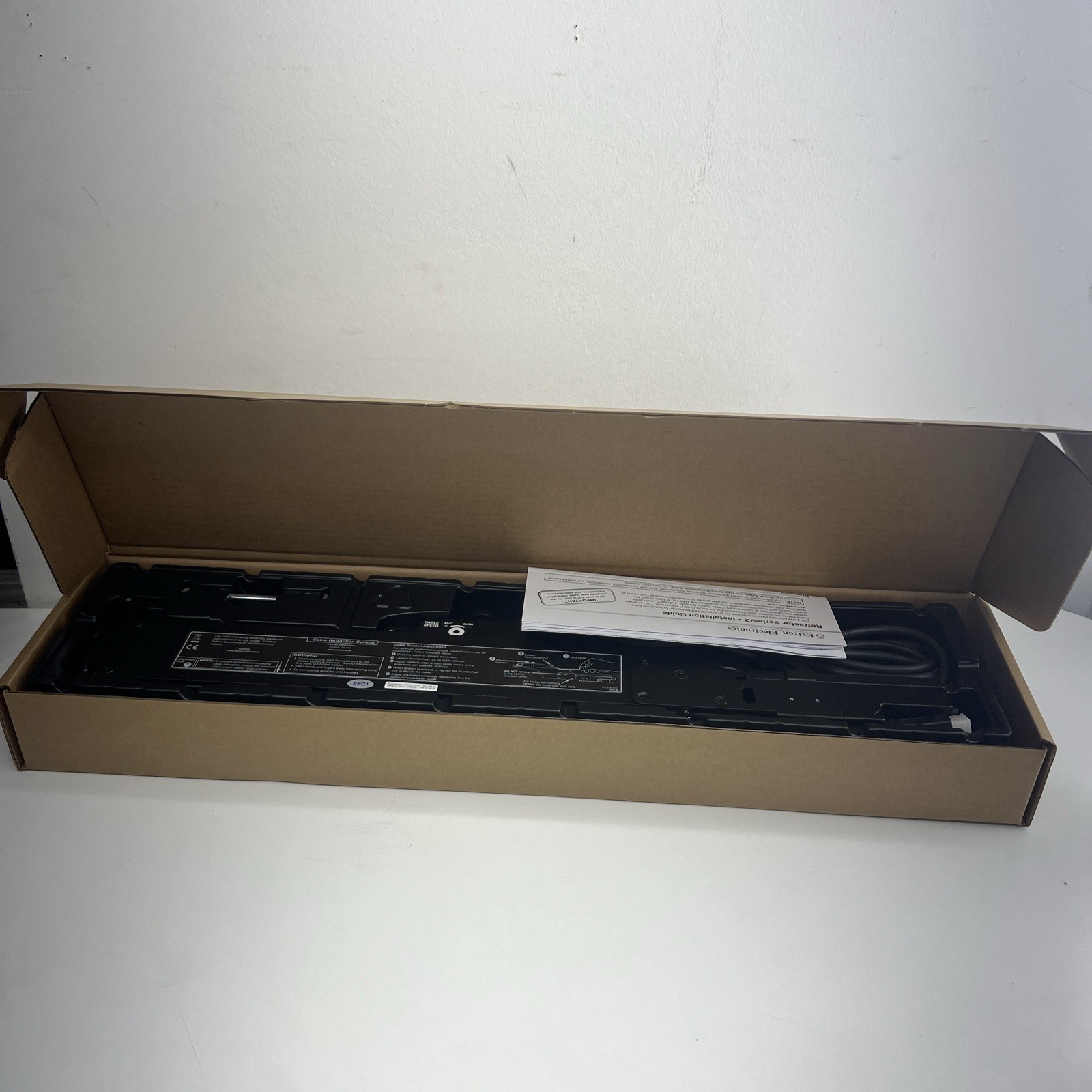 (BRAND NEW) Extron 70-1065-04 Retractor Series 2 HDMI Male to Male