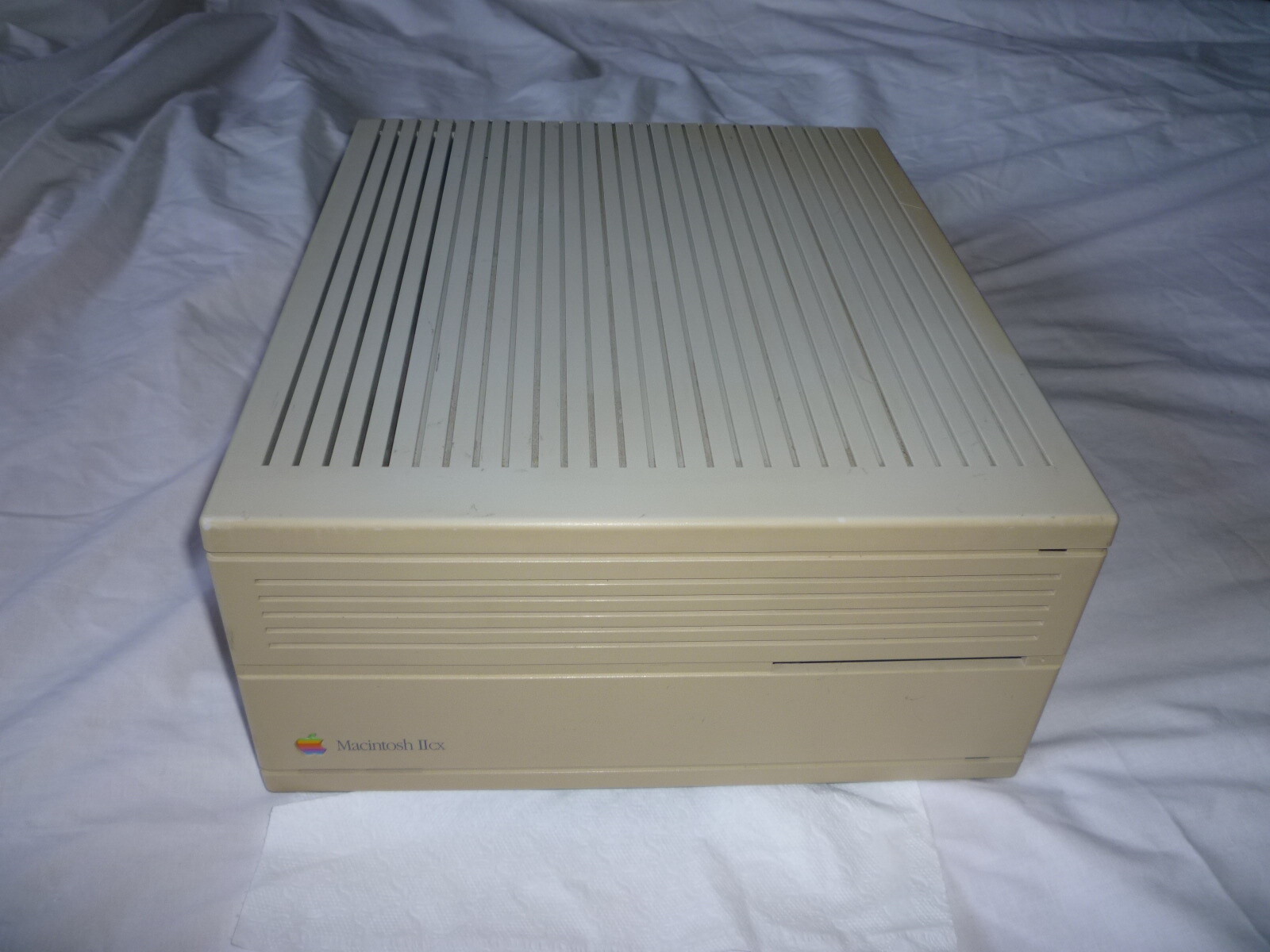 ANTIQUE APPLE MACINTOSH IICX MODEL: M5650 COMPUTER
