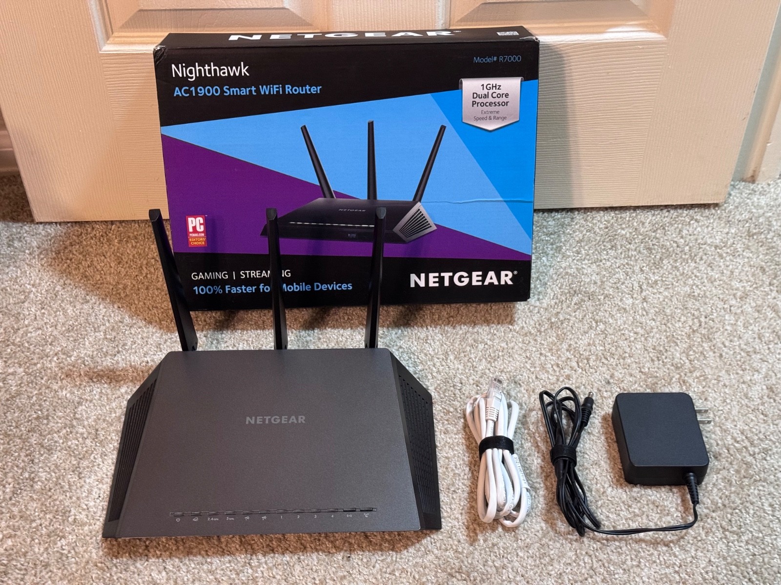 Netgear Nighthawk R7000 AC1900 Smart WiFi Router Dual Band w/ Box & Cables