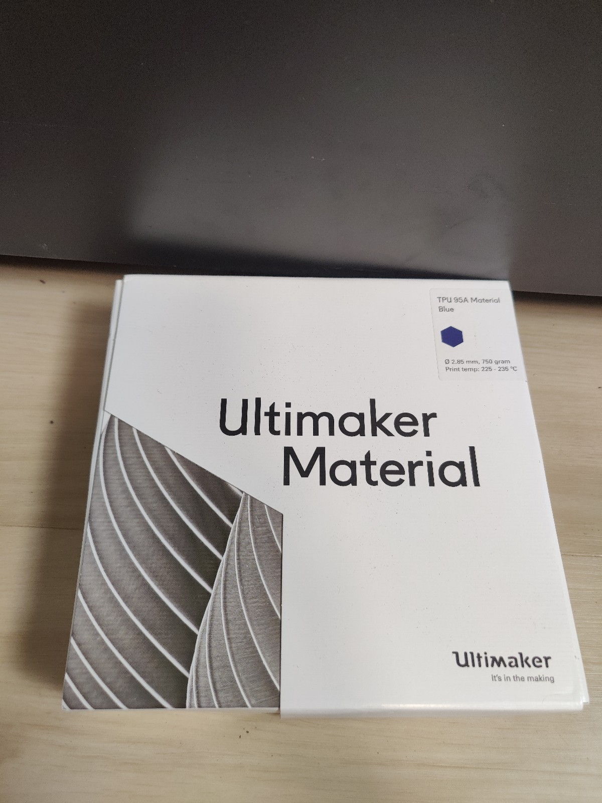 Ultimaker Material TPU 95A 3D Printer Filament (Blue) (2.85mm Diameter) (750g)