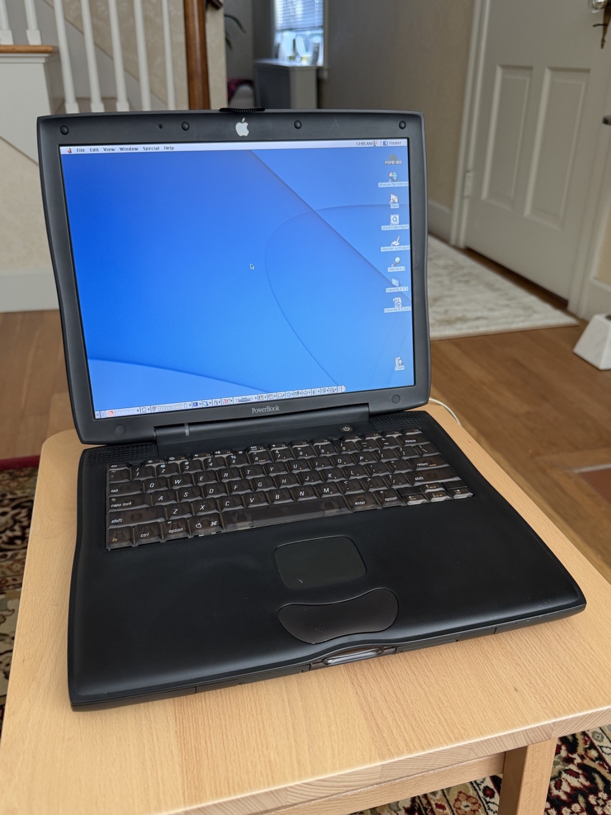 Apple PowerBook G3 "Pismo" 400Mhz 40GB 500MB M7572 Dual-Boot w/Yo-Yo Adapter