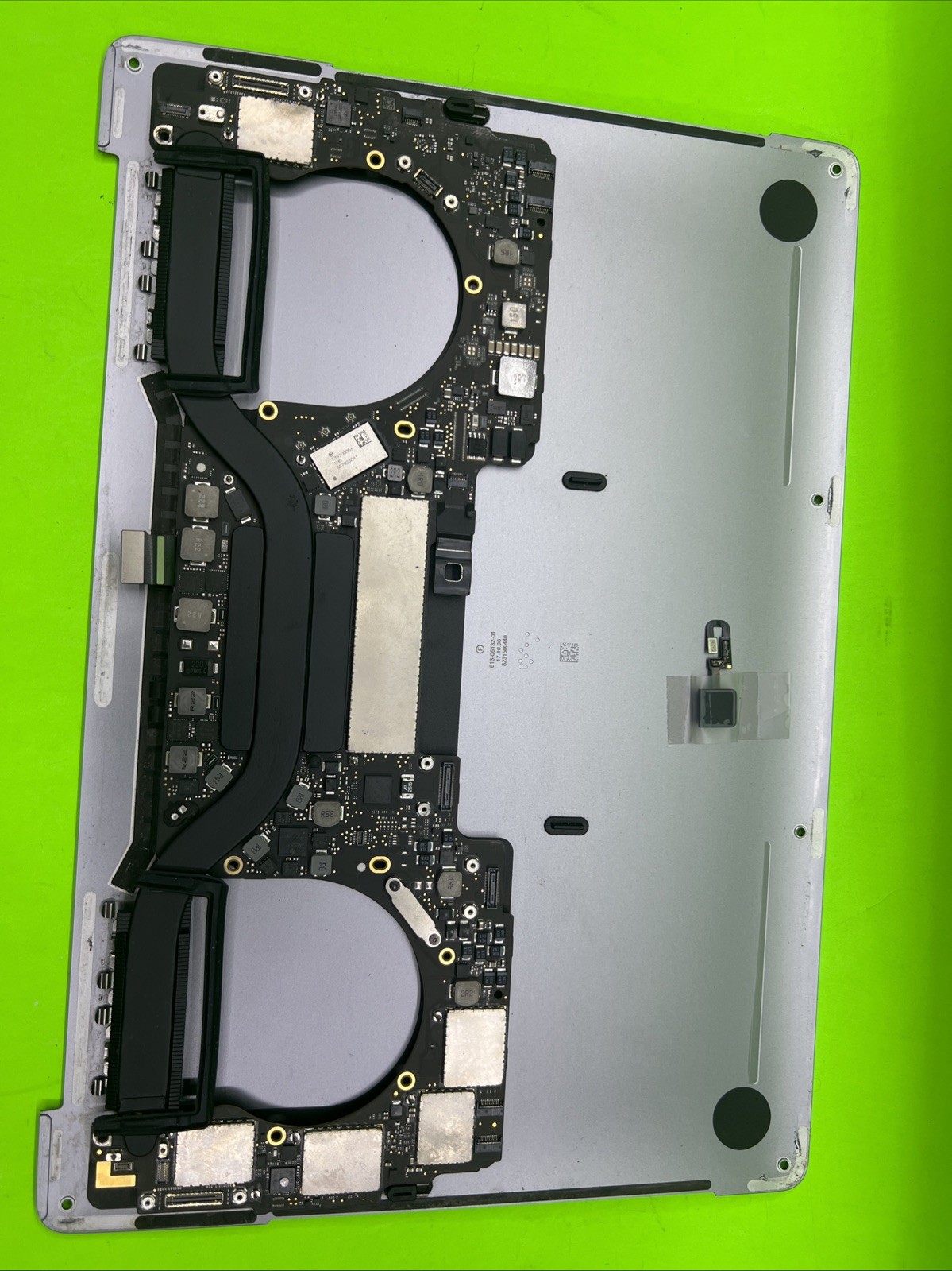 MACBOOK PRO 13" A1706 Logic Board with TOUCH ID FOR PARTS or REPAIR