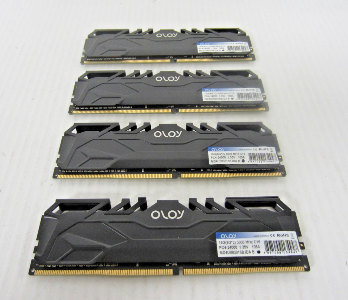 OLOy 32GB (4x8GB) DDR4-3000 PC4-24000 Memory RAM Kit MD4U083016BJDA B