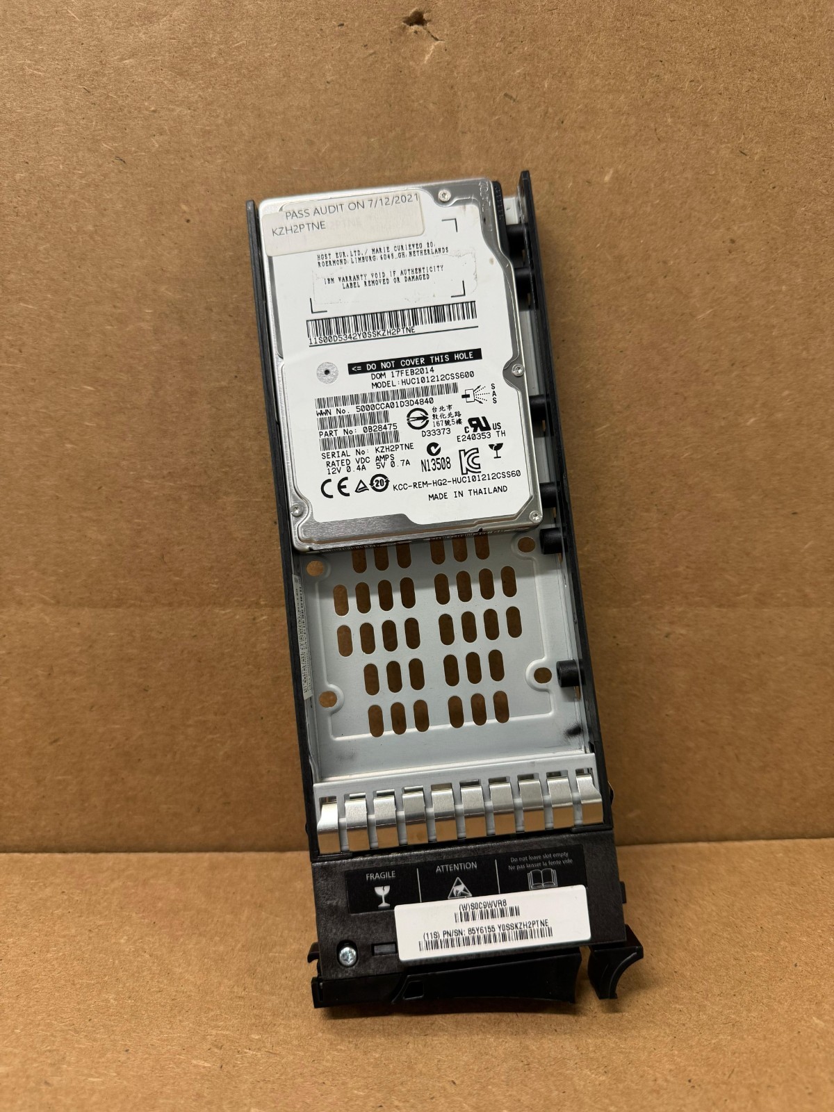 IBM 1.2 TB 10K RPM 6Gb SAS FRU 85Y6156 Hard Drive HDD HUC101212CSS600 - KZH2PTNE