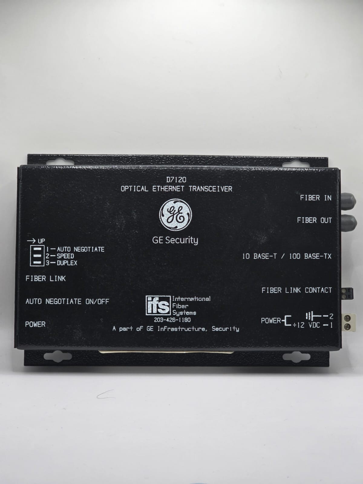 GE Security IFS D7120 Optical Ethernet Transceiver 10/100Base-TX Fiber w AC ADPT