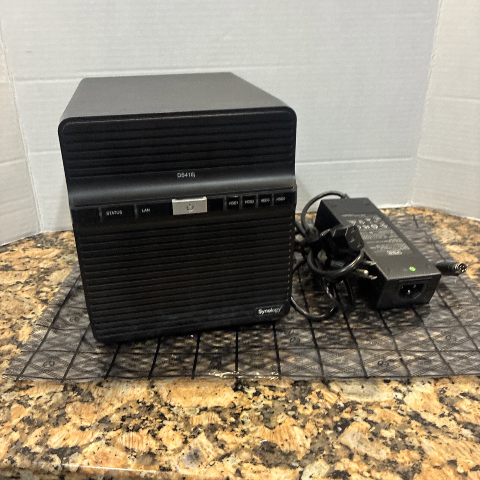 Synology DiskStation DS416J Network Storage W/ USB NAS 4x Bay NO DISKS INCLUDED