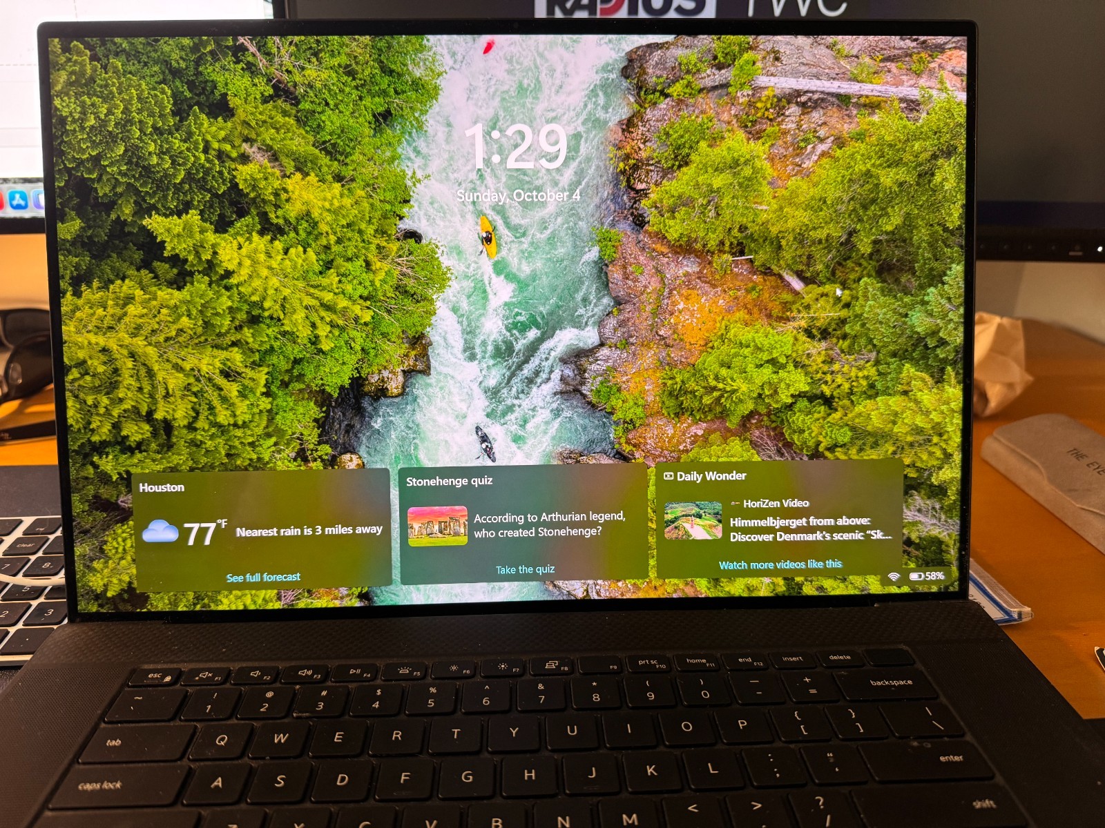 Dell XPS 17 9710, 32 GB RAM, with Dell Docking Station and accessories