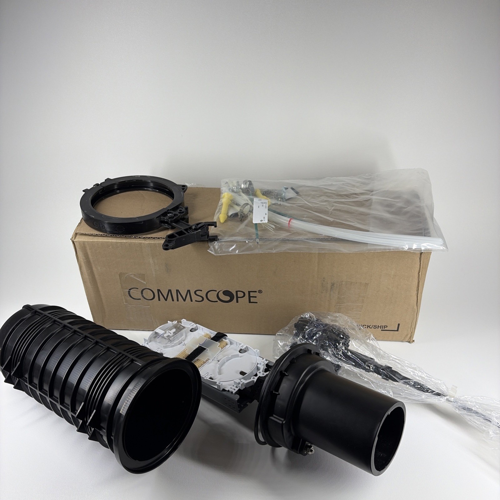 COMMSCOPE FOSC450-A4-4-24-1-A1V A70692-000 Fiber Optic Splice Closure Gel Cable