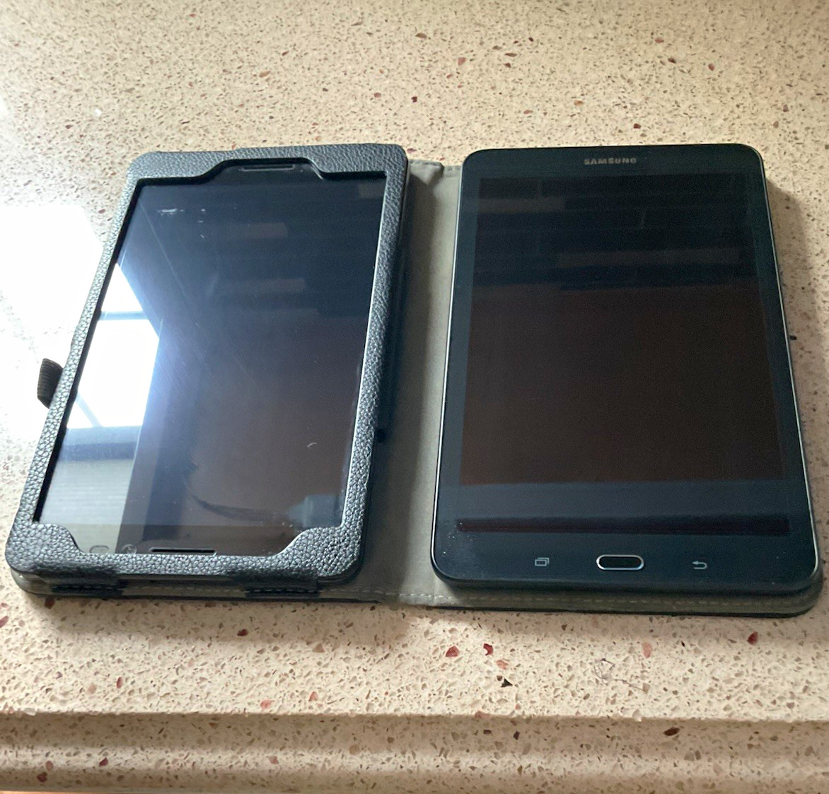 2 Samsung Galaxy Tab 8in AT&T SM-T377A 16GB 1.5GB RAM Black w/ 1 Case
