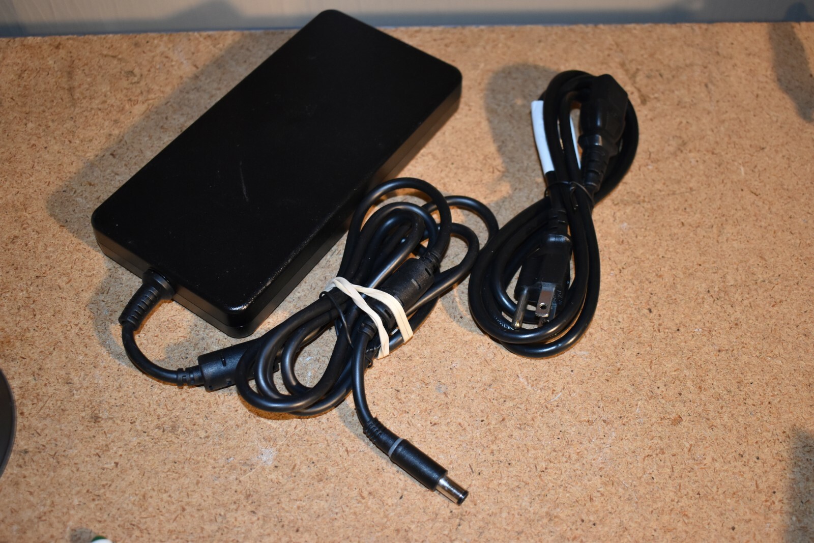  OEM Genuine Dell Precision M6500 M6600 M6700 M6800 PA-9E 240W Adapter Charger