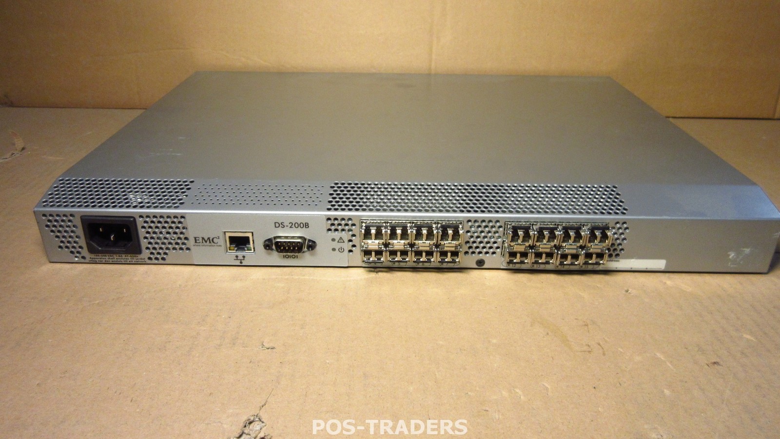 EMC Brocade DS-200B 16x Port Network Switch 100-652-024 INCL 16X SFP'S