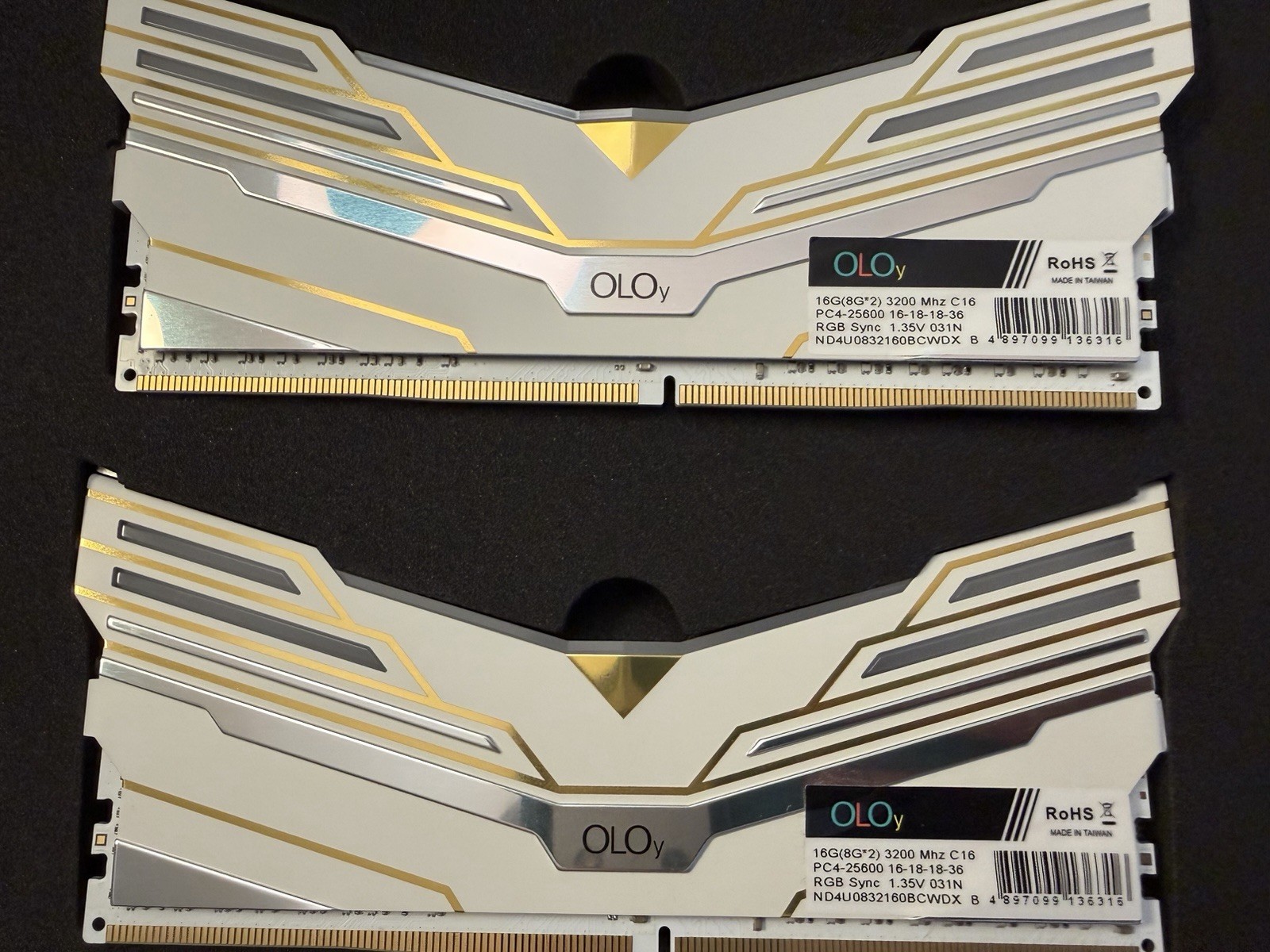 OLOy 16GB (2×8GB) DDR4-3200 CL16 RAM