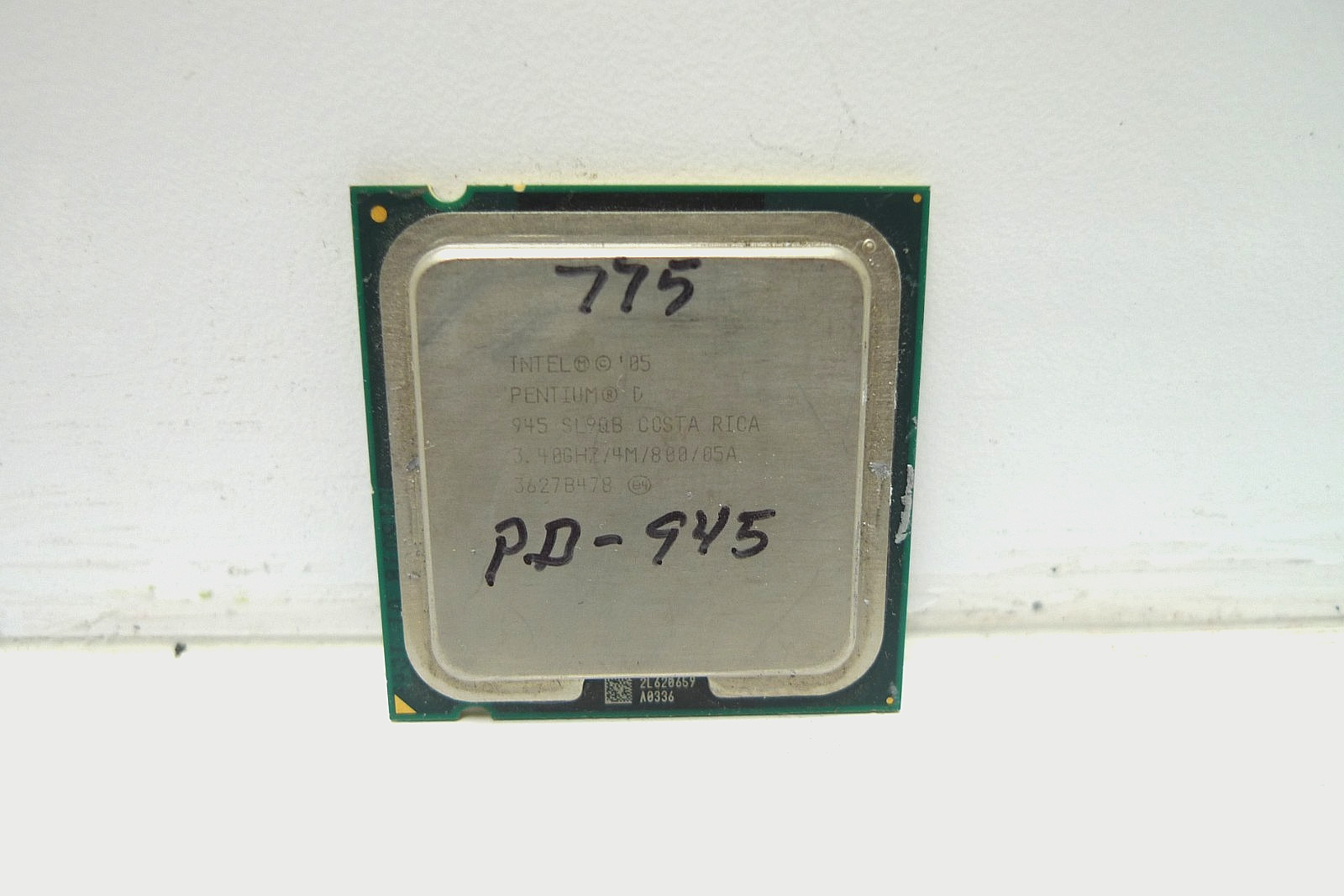 Intel Pentium D 945 LGA775 3.4GHz Vintage CPU