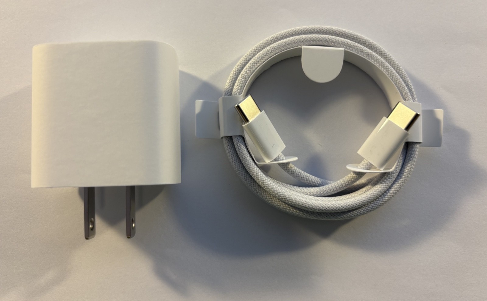 Apple iPad Accessory Accessories Bundle Woven 1M USB-C Cable 20W Power Adapter